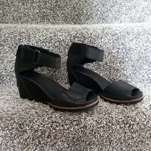 Sorel Joanie II ankle strap